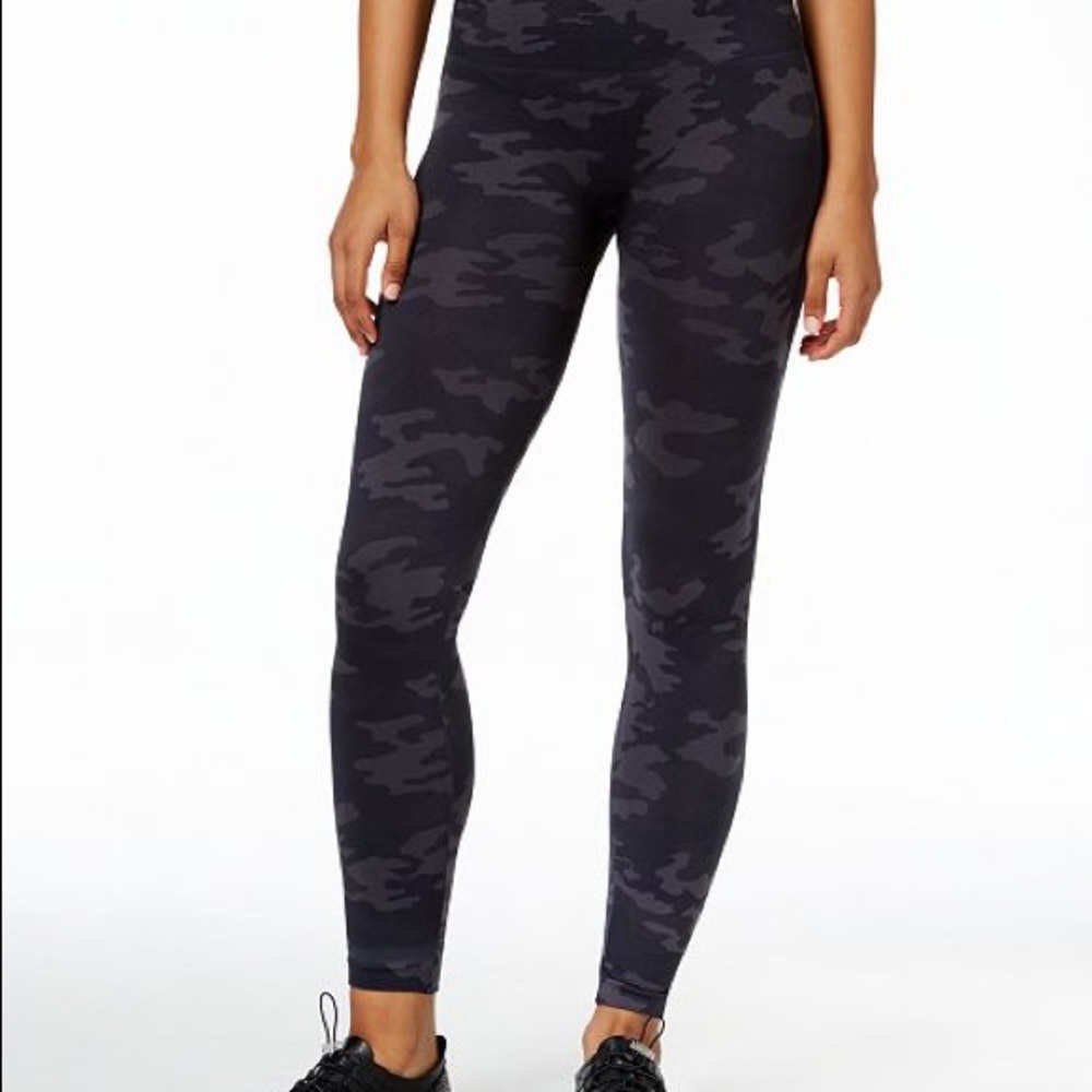 SPANX Black Camo Leggings - Sz XS - GUC!